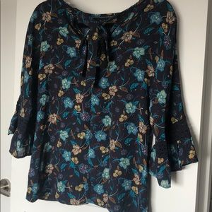 DR2 Bell Sleeve Floral Print Top
